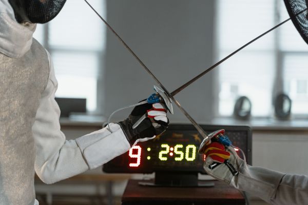Unlocking fencing excellence: effective tactical training methods to accelerate your reaction times